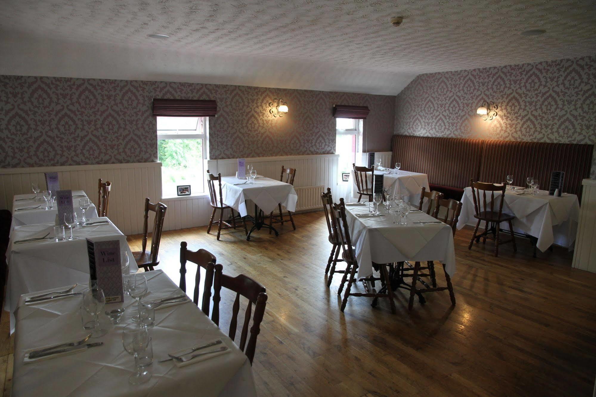 5 Corners Guest Inn Ballyclare Exterior foto