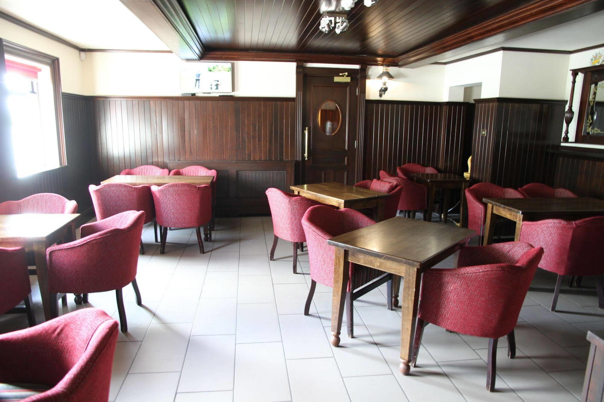5 Corners Guest Inn Ballyclare Exterior foto